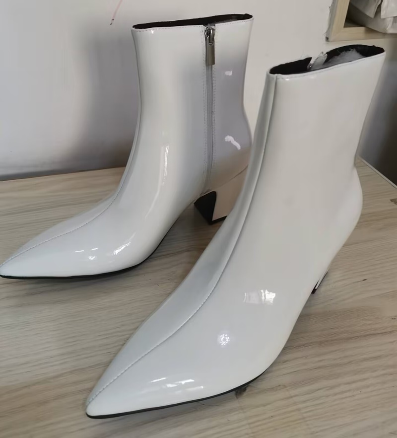 Mens Fashion Dress Shoes - 新しいファッション白いブーツ男性用高品質パテントレザーブーツ男性ハイヒールブーツポインテッドトゥドレスシューズ
