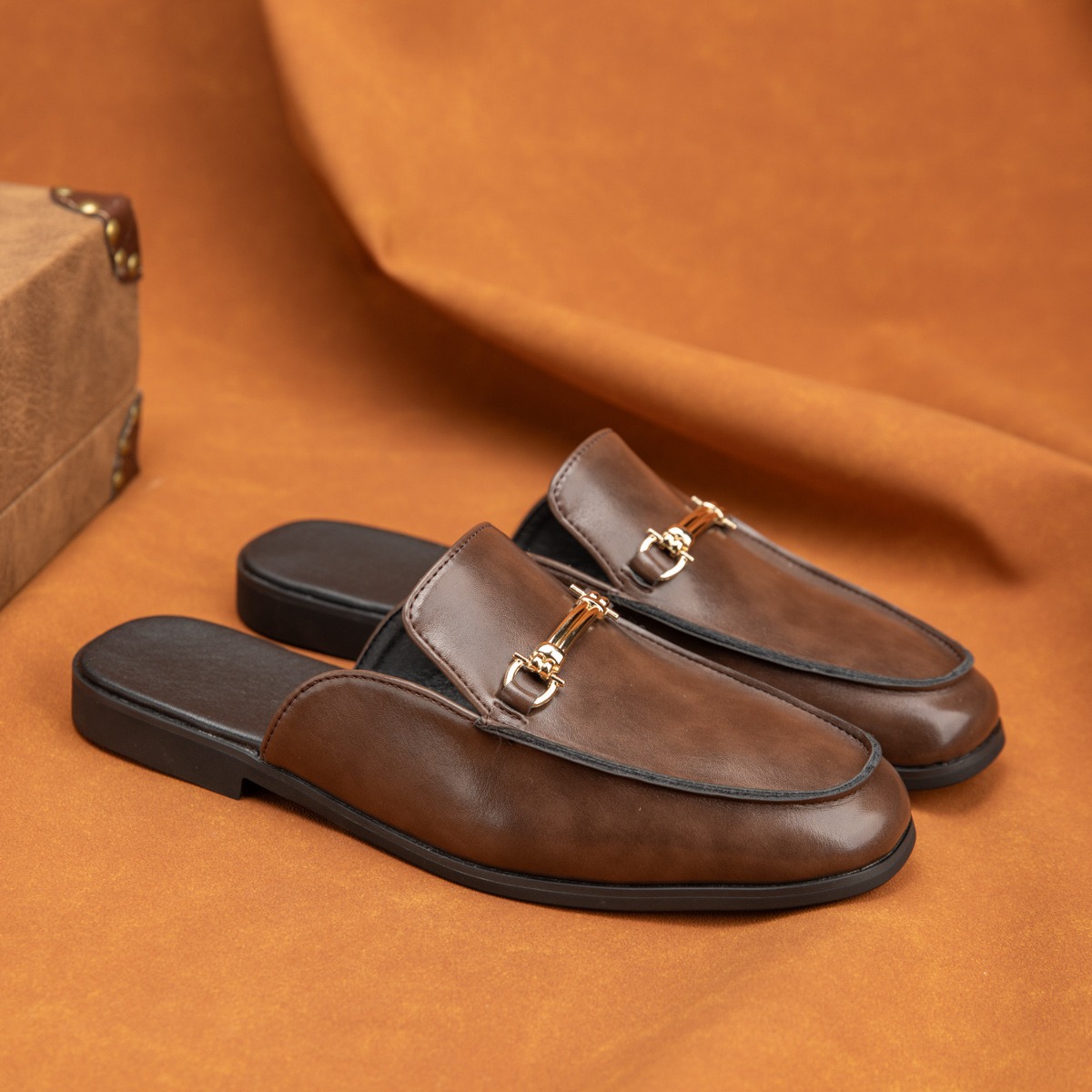Men'S Fashion Loafers Shoes - 38-47サイズのミュールシューズ、メンズホースビットローファー、ファッショナブルなスリッパ、ハーフシューズ、メンズブリティッシュスタイルデザイナーズシューズ、ミュール、黒、茶色、チネロ