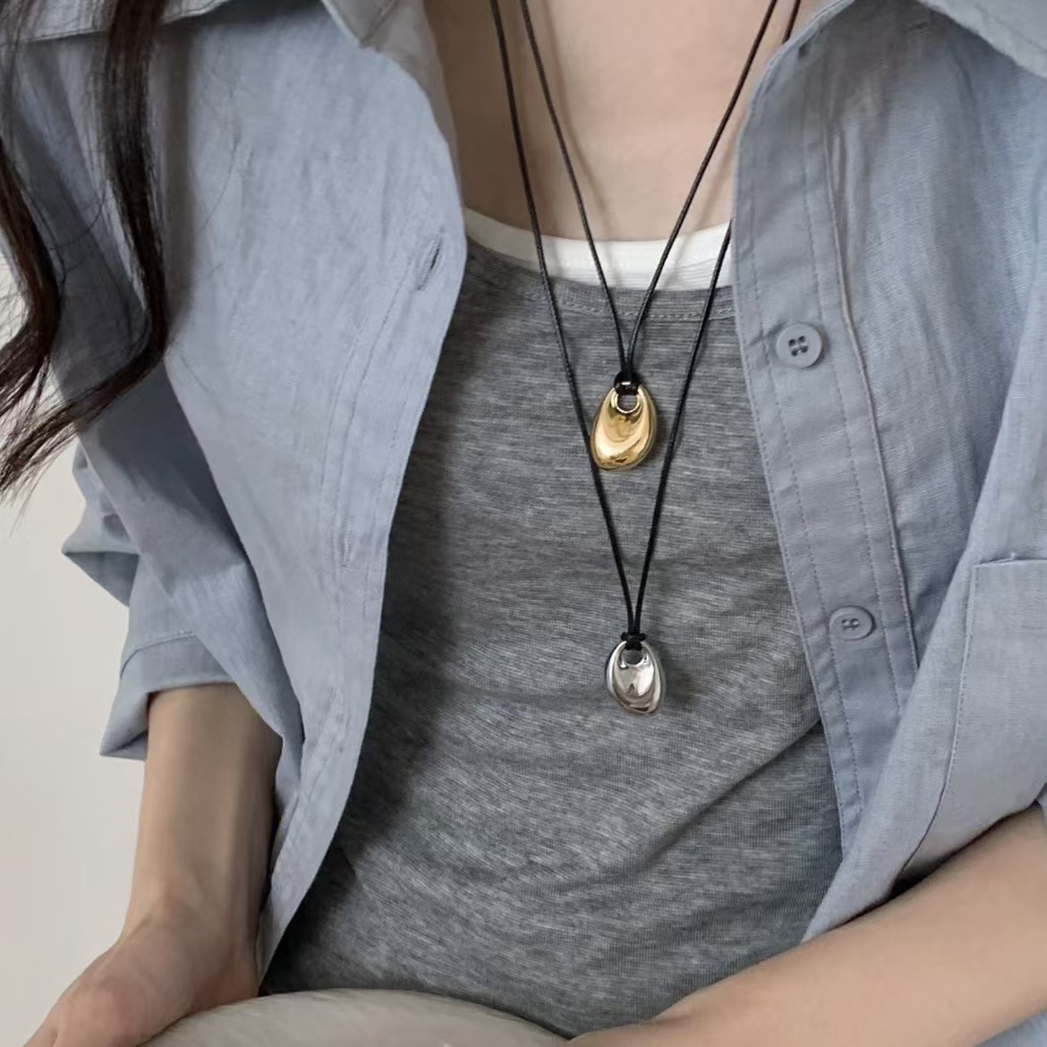 韓国黒皮ロープシルバーカラービーンペンダントネックレス女性男 - Mens Fashion Trend 2026 のレビューと価格